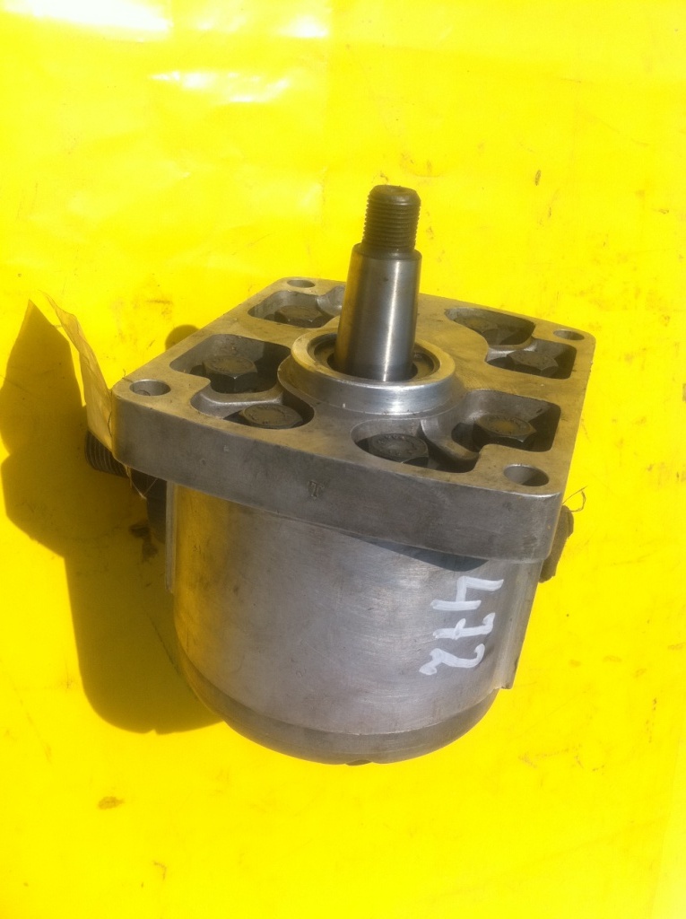 TUROLLA SUNDSTRAND 3563G15427 - Hydraulic pump for Construction machinery: picture 1 TUROLLA SUNDSTRAND 3563G15427 - Hydraulic pump for Construction machinery: picture 1