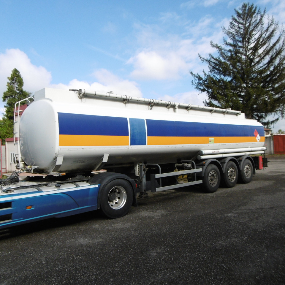 SACIM 8 Compartments - Tank semi-trailer: picture 3 SACIM 8 Compartments - Tank semi-trailer: picture 3