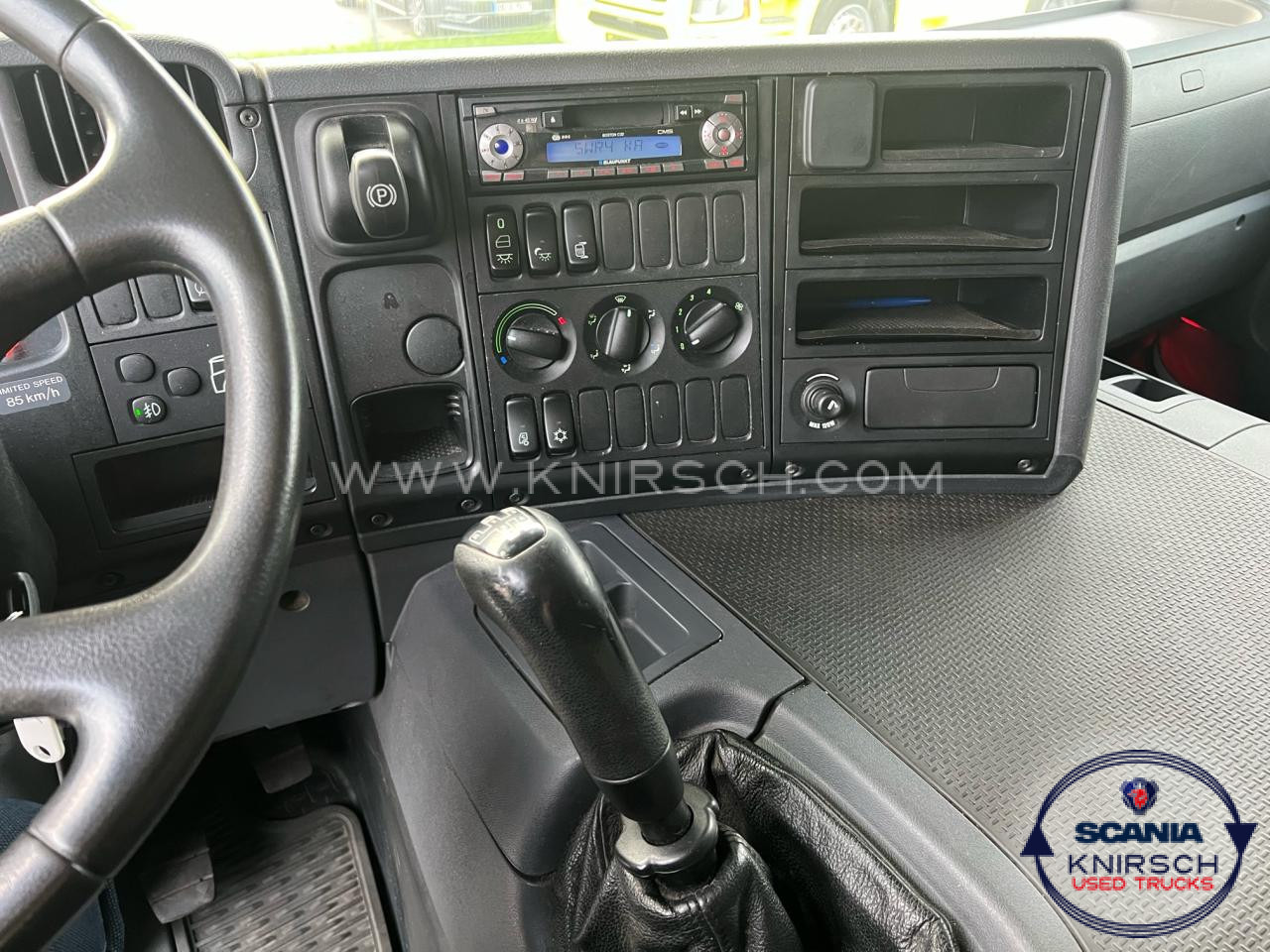 SCANIA P 270 DB4x2MNA - Box truck: picture 2 SCANIA P 270 DB4x2MNA - Box truck: picture 2