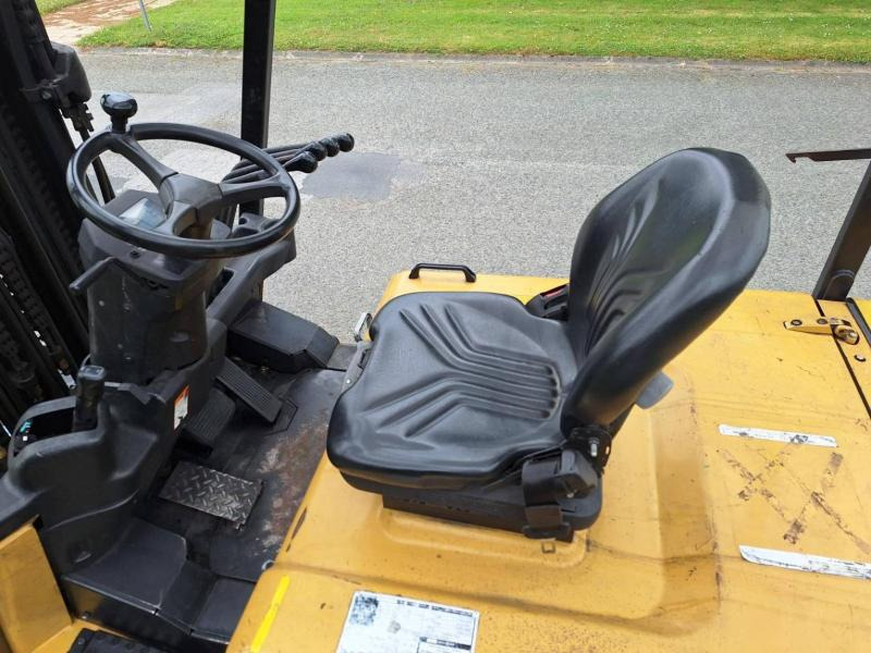 Electric forklift Caterpillar EP30K: picture 13