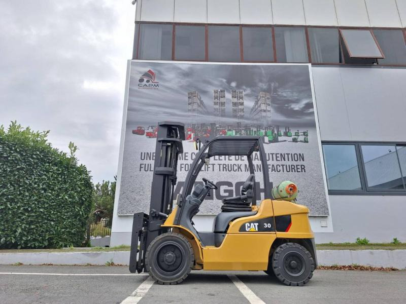 Caterpillar GP30NTD - LPG forklift: picture 3 Caterpillar GP30NTD - LPG forklift: picture 3