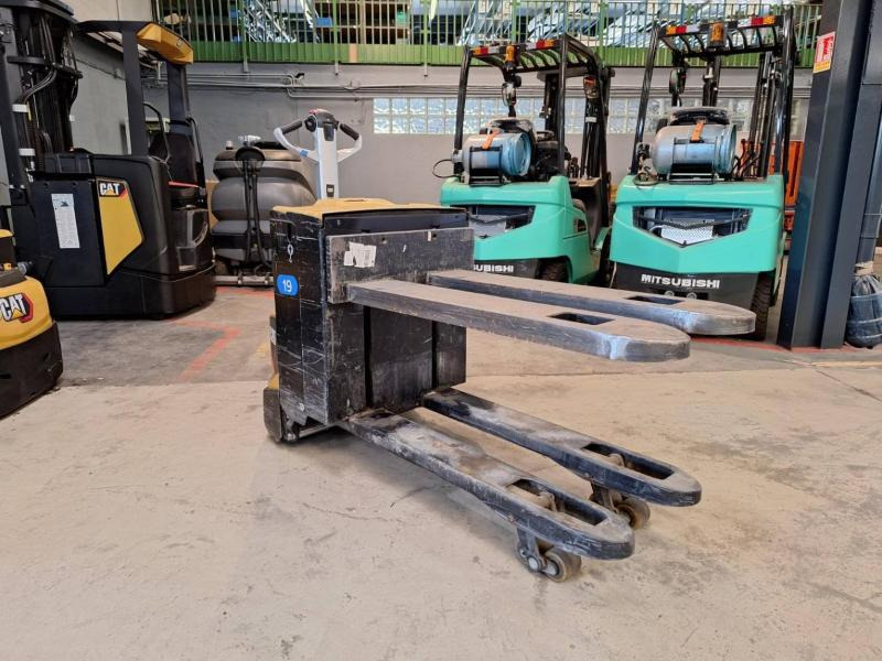 Caterpillar NPP20N2 - Pallet truck: picture 1 Caterpillar NPP20N2 - Pallet truck: picture 1