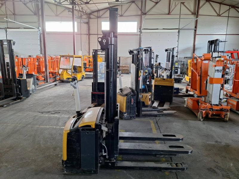 Caterpillar NSP16NI - Stacker: picture 3 Caterpillar NSP16NI - Stacker: picture 3