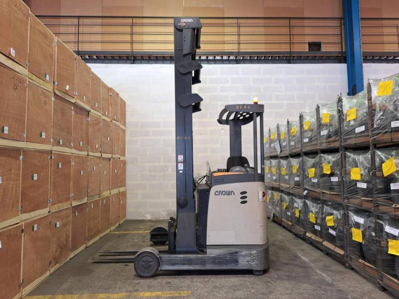 Crown ESR 5260 - Reach truck: picture 3 Crown ESR 5260 - Reach truck: picture 3