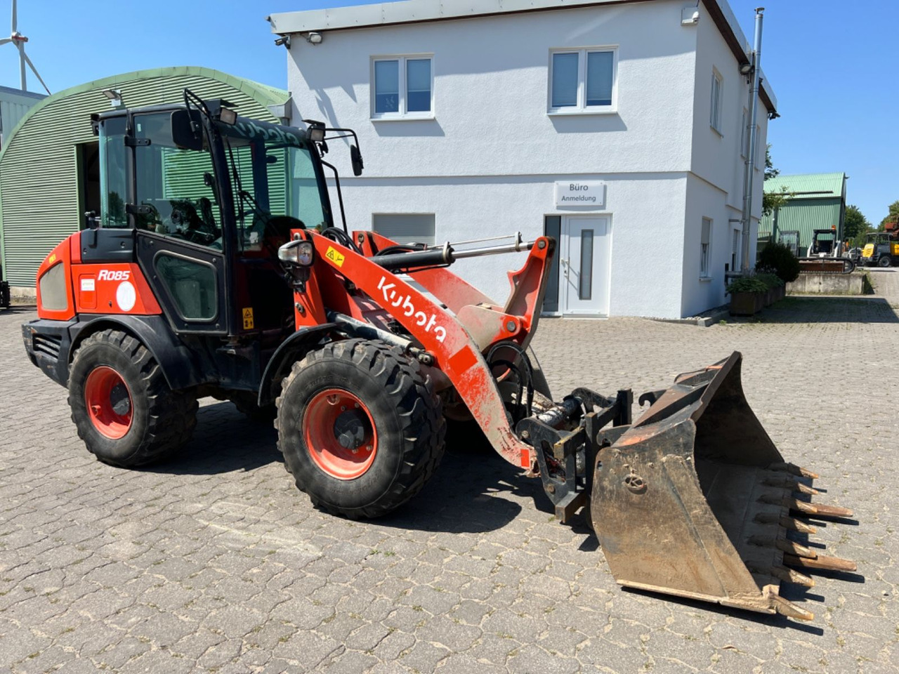 Kubota R 085, Bj 19, 1950 BH, SWE, Schaufel, Gabel - Wheel loader: picture 2 Kubota R 085, Bj 19, 1950 BH, SWE, Schaufel, Gabel - Wheel loader: picture 2