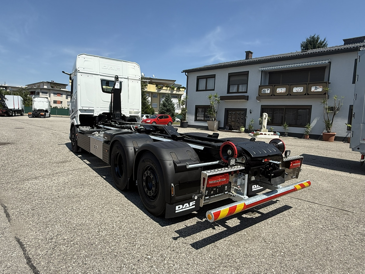 DAF XF FAN 480 - Hook lift truck: picture 1 DAF XF FAN 480 - Hook lift truck: picture 1