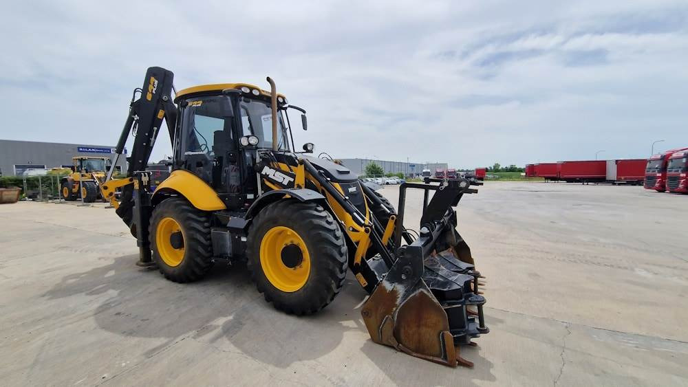 MST M644 PLUS - Backhoe loader: picture 1 MST M644 PLUS - Backhoe loader: picture 1