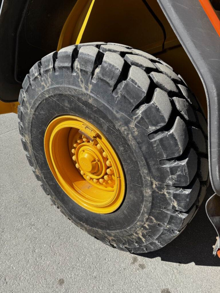 Wheel loader Volvo L90H: picture 9