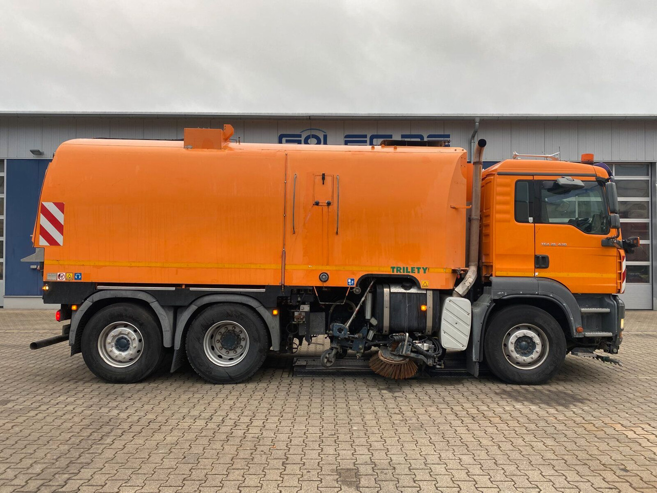 MAN TGA 26.430 6x2-2 LL - Road sweeper: picture 2 MAN TGA 26.430 6x2-2 LL - Road sweeper: picture 2
