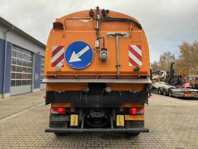 Road sweeper MAN TGA 26.430 6x2-2 LL: picture 8 Road sweeper MAN TGA 26.430 6x2-2 LL: picture 8