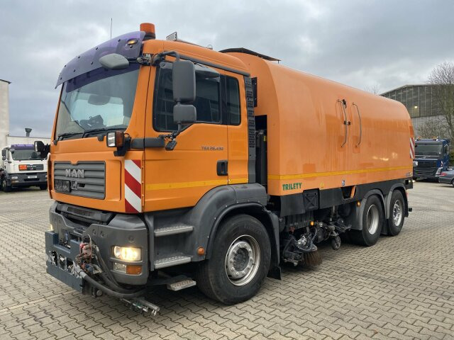 Road sweeper MAN TGA 26.430 6x2-2 LL: picture 10 Road sweeper MAN TGA 26.430 6x2-2 LL: picture 10