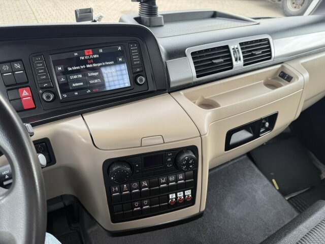 MAN TGL 8.220 4x2 Kipper Kran Palfinger 7.001-K A - Tipper van: picture 3 MAN TGL 8.220 4x2 Kipper Kran Palfinger 7.001-K A - Tipper van: picture 3