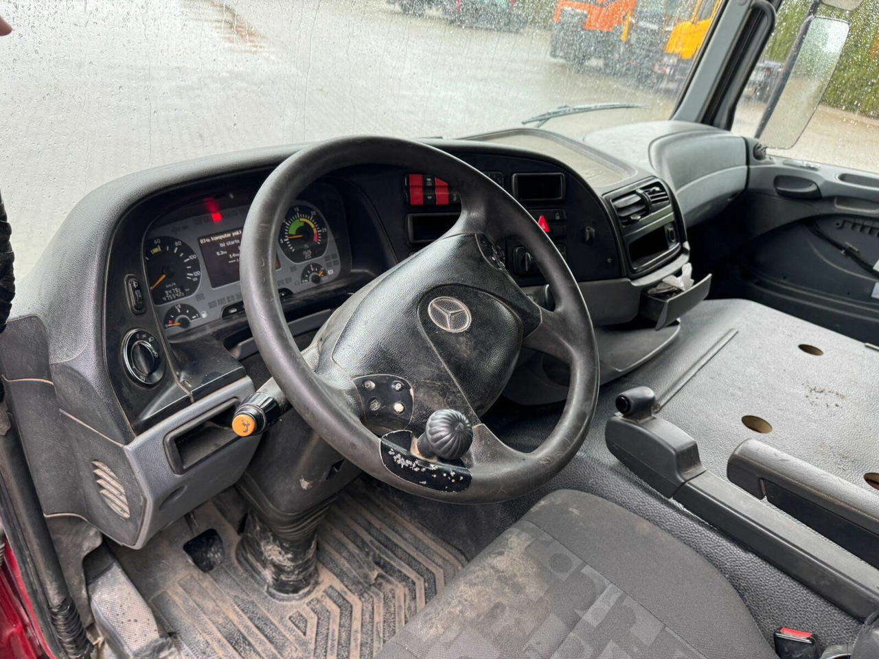 Tipper Mercedes-Benz ACTROS 4141 EURO4 8x6 Muldenkipper: picture 14