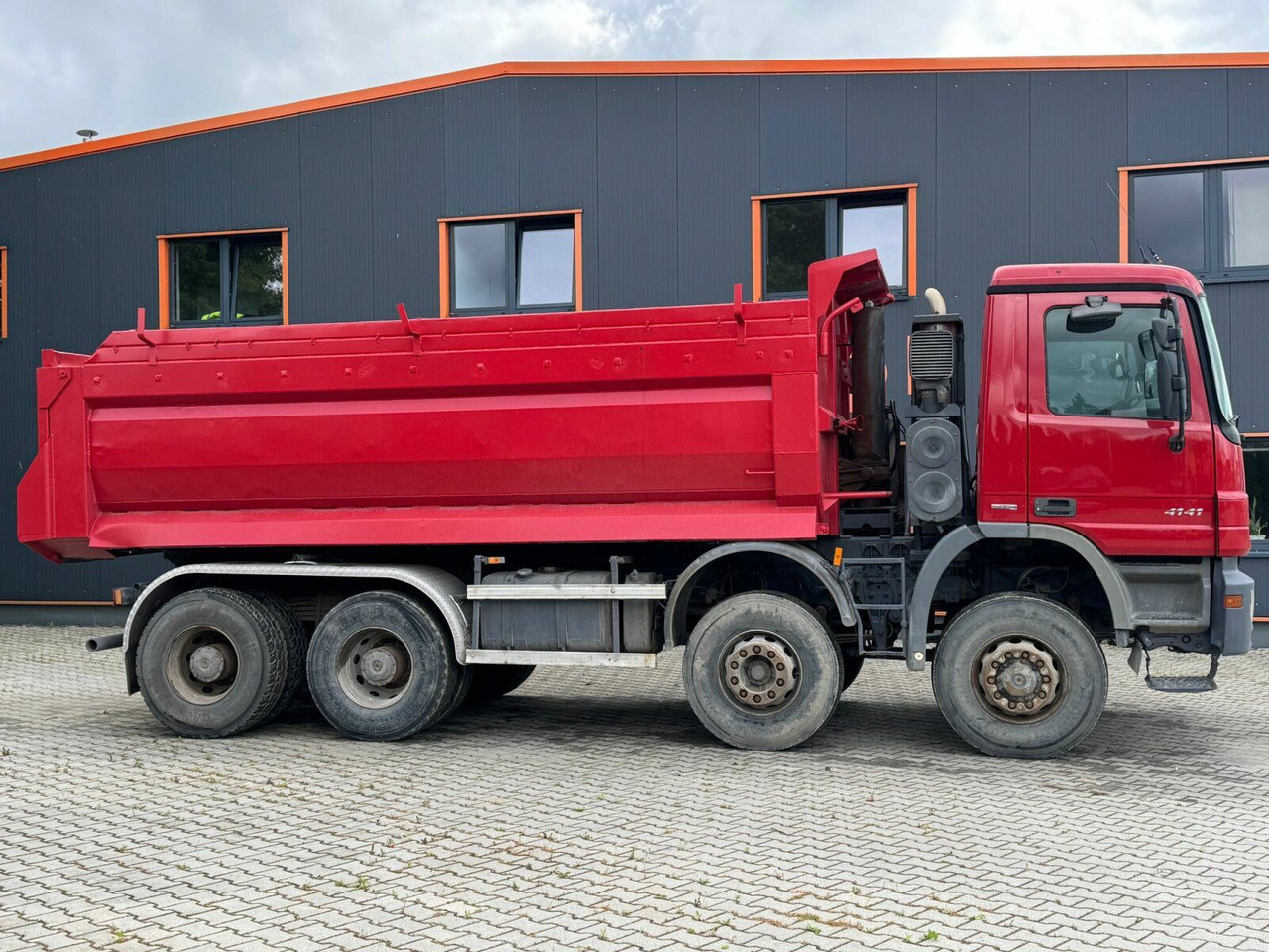 Mercedes-Benz ACTROS 4141 EURO4 8x8 Muldenkipper - Tipper: picture 4 Mercedes-Benz ACTROS 4141 EURO4 8x8 Muldenkipper - Tipper: picture 4