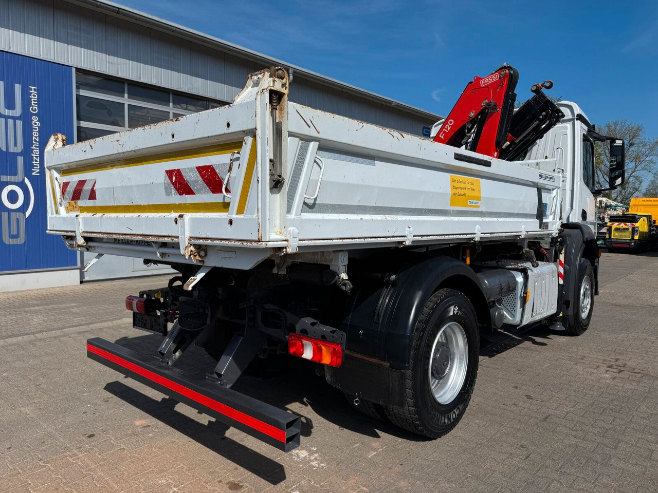 Mercedes-Benz AROCS 1832 4x2 Euro 6 Kipper Kran FASSI F120FB - Tipper, Crane truck: picture 4 Mercedes-Benz AROCS 1832 4x2 Euro 6 Kipper Kran FASSI F120FB - Tipper, Crane truck: picture 4