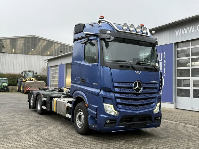 Mercedes-Benz Actros 2563 6x2 Euro 6 Abrollkipper Hyva 20-57-S - Cab chassis truck: picture 1 Mercedes-Benz Actros 2563 6x2 Euro 6 Abrollkipper Hyva 20-57-S - Cab chassis truck: picture 1