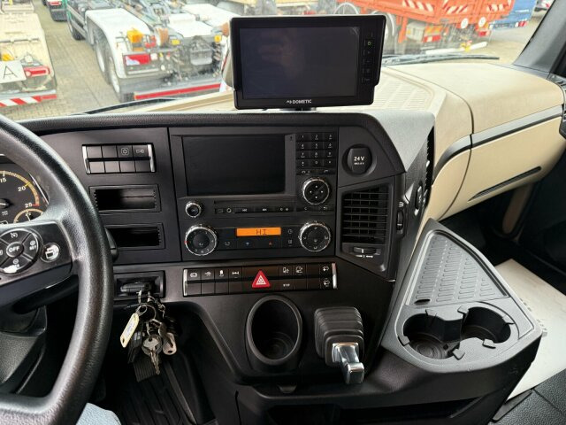 Mercedes-Benz Actros 4x2 Pritsche Plane Laderampe + Anhänger - Curtainsider truck: picture 4 Mercedes-Benz Actros 4x2 Pritsche Plane Laderampe + Anhänger - Curtainsider truck: picture 4