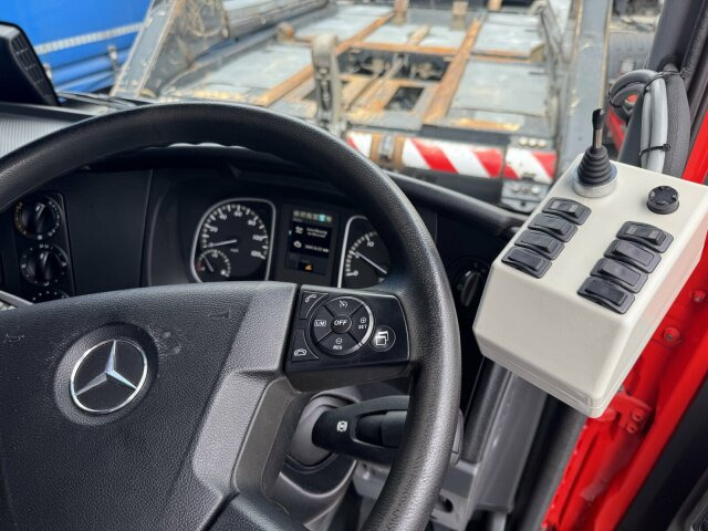 Mercedes-Benz Atego 1324 4x2 Kehrmaschine BROCK HD Anlage - Road sweeper: picture 3 Mercedes-Benz Atego 1324 4x2 Kehrmaschine BROCK HD Anlage - Road sweeper: picture 3