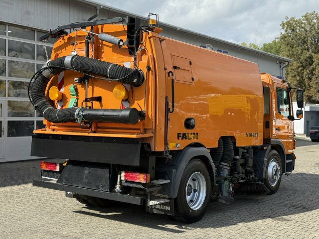 Road sweeper Mercedes-Benz Atego 1324 4x2 Kehrmaschine Viajet 6R/L: picture 10 Road sweeper Mercedes-Benz Atego 1324 4x2 Kehrmaschine Viajet 6R/L: picture 10