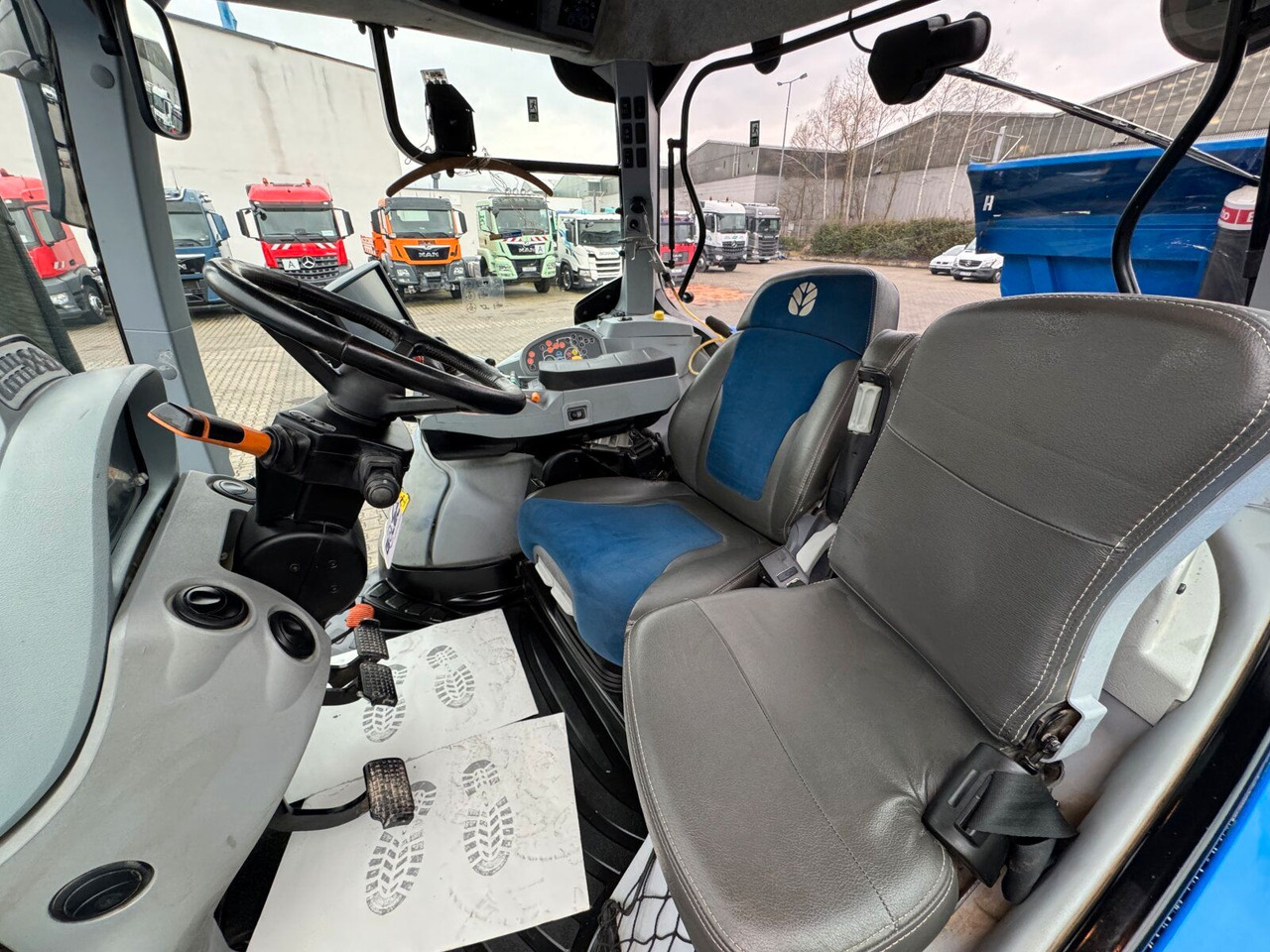 Farm tractor New Holland T7.230 AC 4x4 Autocommand Traktor 216 PS *Kipper: picture 20