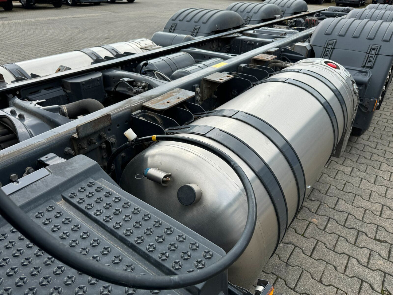 Tank truck, Crane truck Scania G 410 B8x2*6 NB LNG Fahrgestell Nebenantrieb: picture 8