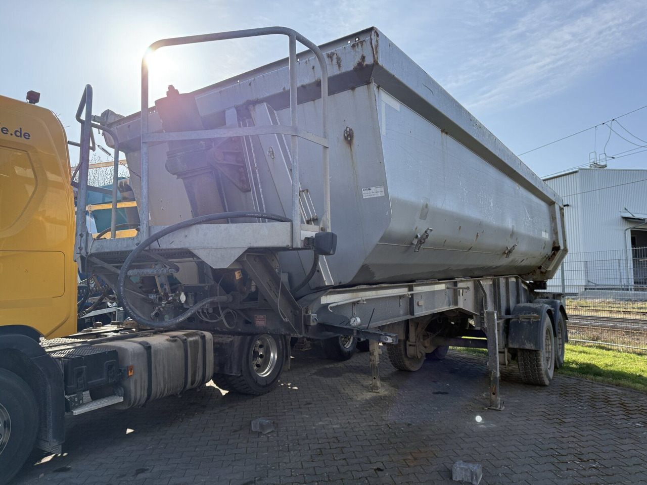 Schwarzmüller SM K100C ABO Kippauflieger 2 Achse - Tipper semi-trailer: picture 1 Schwarzmüller SM K100C ABO Kippauflieger 2 Achse - Tipper semi-trailer: picture 1
