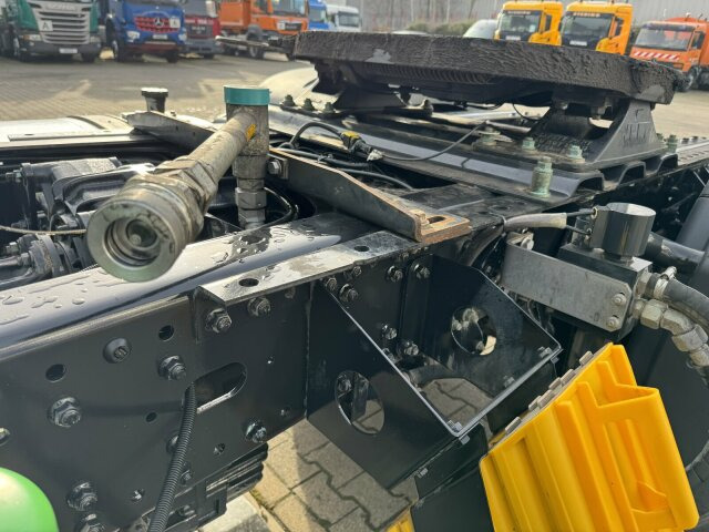 Tractor unit MAN TGS 18.510 4x4 SZM - Kipphyd. Blatt Luft: picture 13 Tractor unit MAN TGS 18.510 4x4 SZM - Kipphyd. Blatt Luft: picture 13