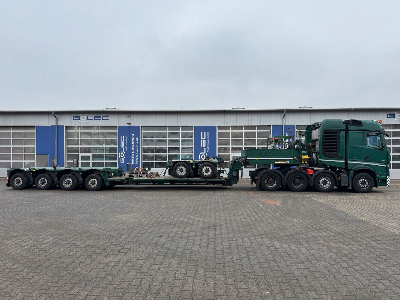 Mercedes-Benz ACTROS 4163 8x4 Schwerlast +Tieflader 4+2 *83 T - Tractor unit: picture 4 Mercedes-Benz ACTROS 4163 8x4 Schwerlast +Tieflader 4+2 *83 T - Tractor unit: picture 4