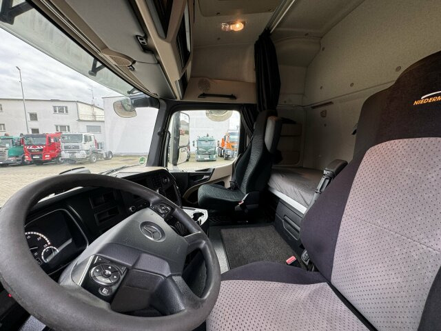 Mercedes-Benz Actros 1840 4x2 SZM Mega *Retarder - Tractor unit: picture 3 Mercedes-Benz Actros 1840 4x2 SZM Mega *Retarder - Tractor unit: picture 3