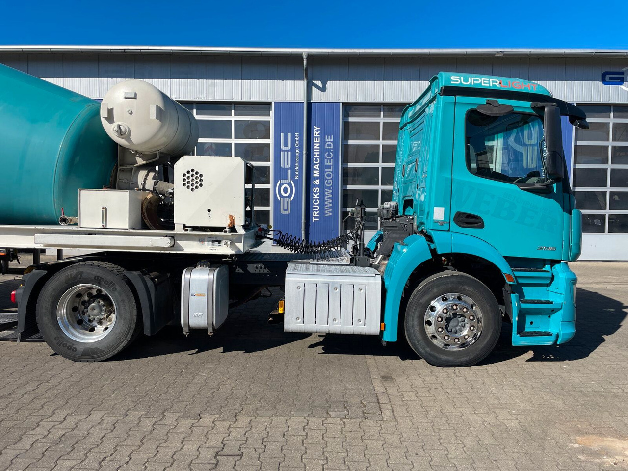 Mercedes-Benz Antos 2136 4x2 SZM Retarder Kipphyd. *Betonaufl. - Tractor unit: picture 2 Mercedes-Benz Antos 2136 4x2 SZM Retarder Kipphyd. *Betonaufl. - Tractor unit: picture 2
