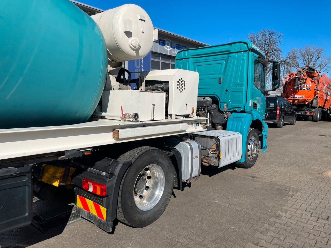 Mercedes-Benz Antos 2136 4x2 SZM Retarder Kipphyd. *Betonaufl. - Tractor unit: picture 3 Mercedes-Benz Antos 2136 4x2 SZM Retarder Kipphyd. *Betonaufl. - Tractor unit: picture 3