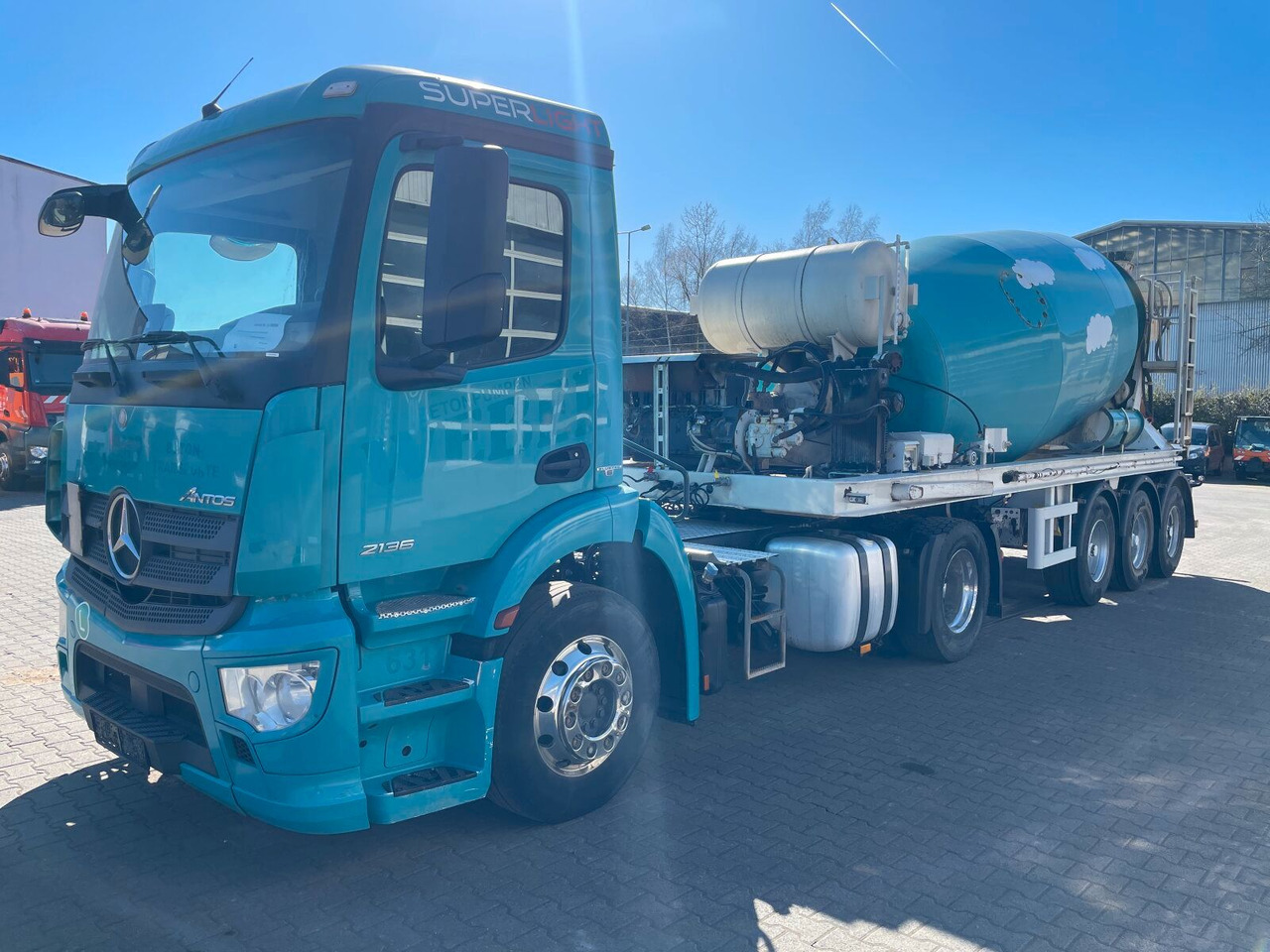Mercedes-Benz Antos 2136 4x2 SZM Retarder Kipphyd. *Betonaufl. - Tractor unit: picture 5 Mercedes-Benz Antos 2136 4x2 SZM Retarder Kipphyd. *Betonaufl. - Tractor unit: picture 5