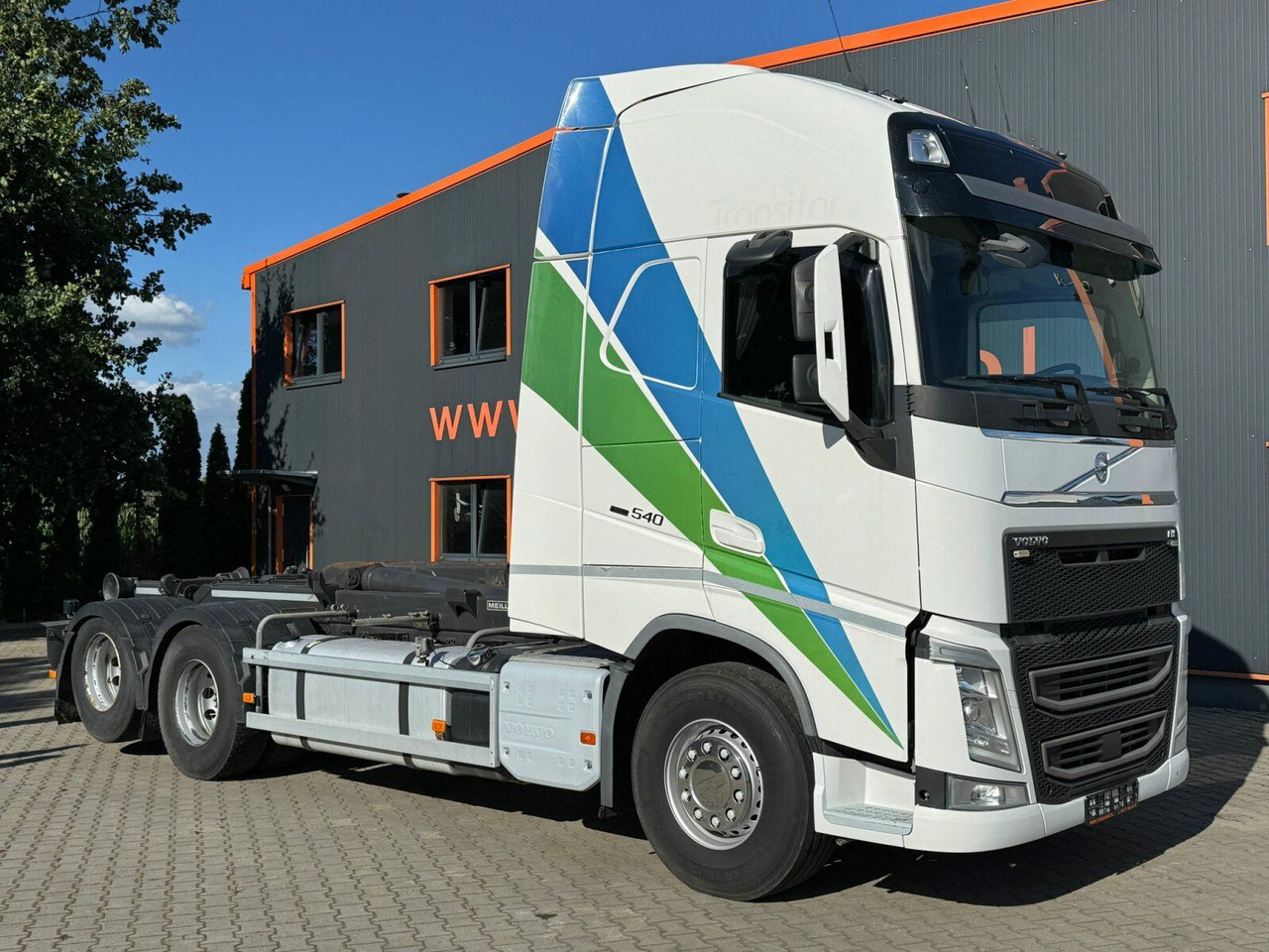 Volvo FH 540 6x2 Abrollkipper MEILLER RK 26.67 - Hook lift truck: picture 1 Volvo FH 540 6x2 Abrollkipper MEILLER RK 26.67 - Hook lift truck: picture 1