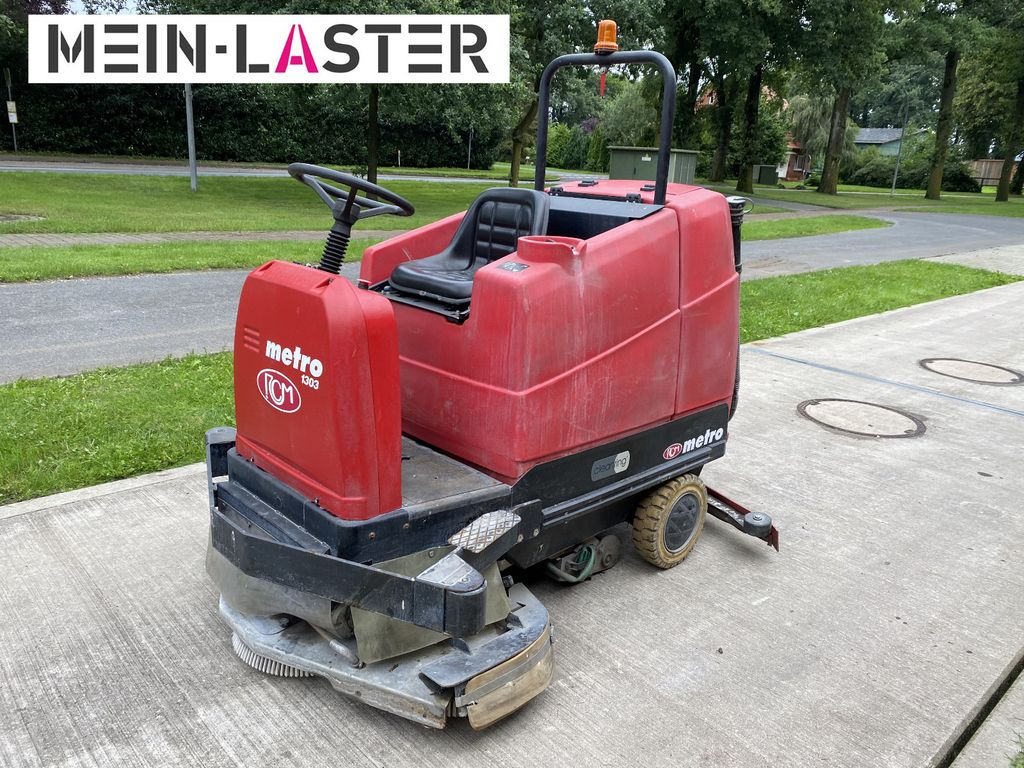 RCM Metro 1303 N Scheuersaugmaschine /3x Teller RCM Metro 1303 N Scheuersaugmaschine /3x Teller - Scrubber dryer: picture 3 RCM Metro 1303 N Scheuersaugmaschine /3x Teller RCM Metro 1303 N Scheuersaugmaschine /3x Teller - Scrubber dryer: picture 3