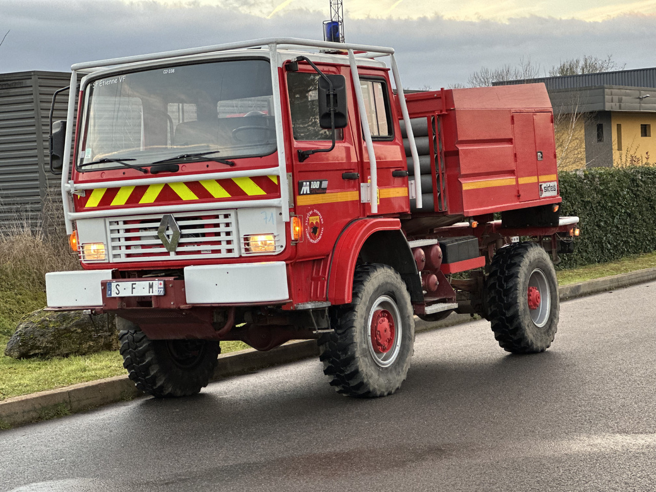 RENAULT M180 - Fire truck: picture 2 RENAULT M180 - Fire truck: picture 2