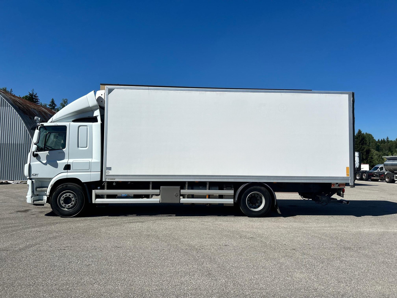 DAF CF330 - Refrigerator truck: picture 4 DAF CF330 - Refrigerator truck: picture 4