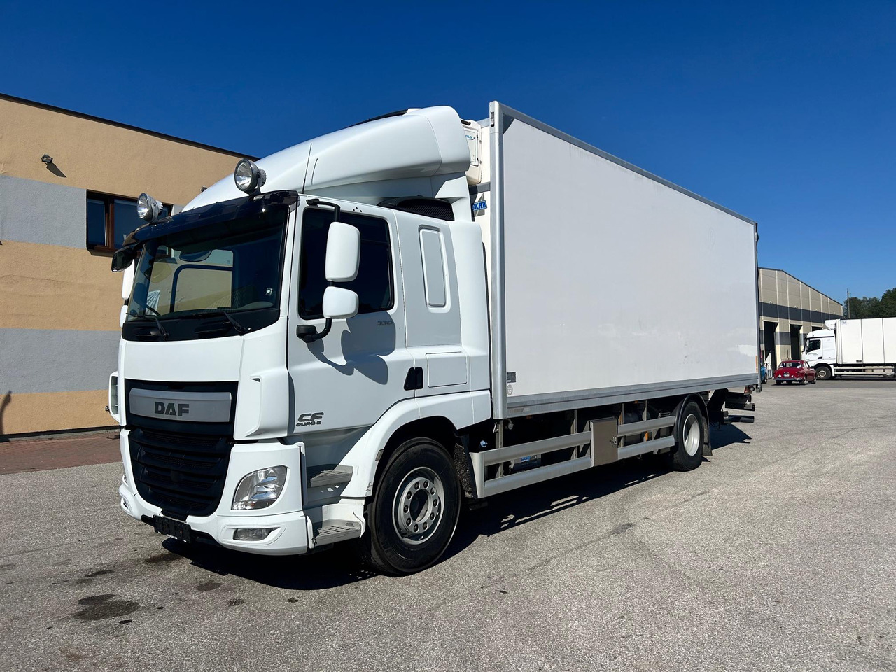 DAF CF330 - Refrigerator truck: picture 3 DAF CF330 - Refrigerator truck: picture 3