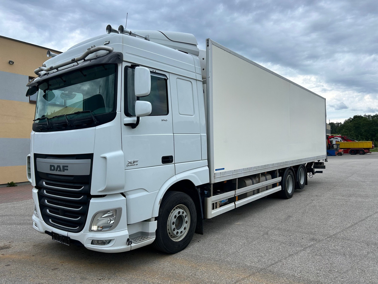 DAF XF510 - Refrigerator truck: picture 2 DAF XF510 - Refrigerator truck: picture 2