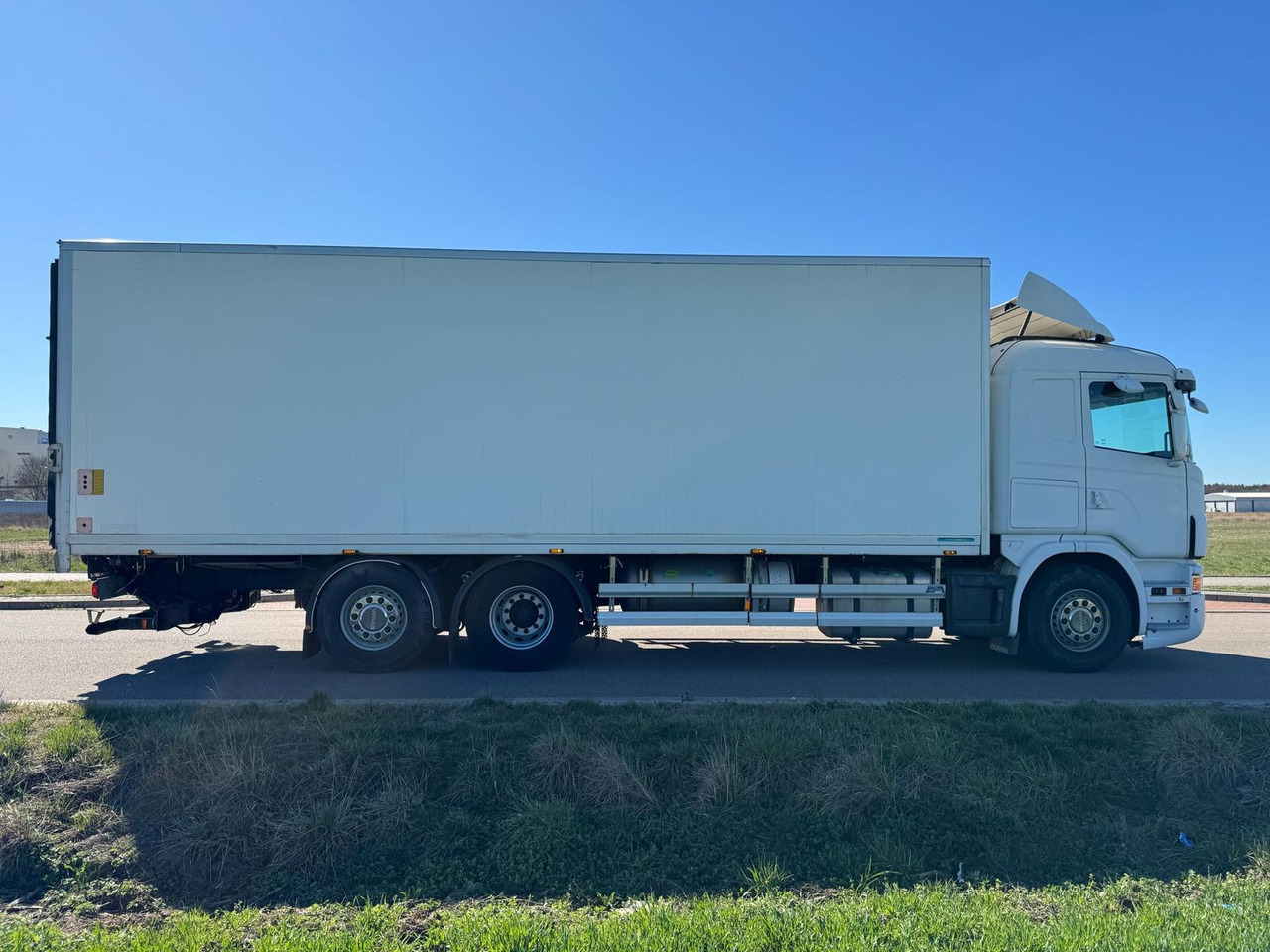 SCANIA G400 - Isothermal truck: picture 3 SCANIA G400 - Isothermal truck: picture 3