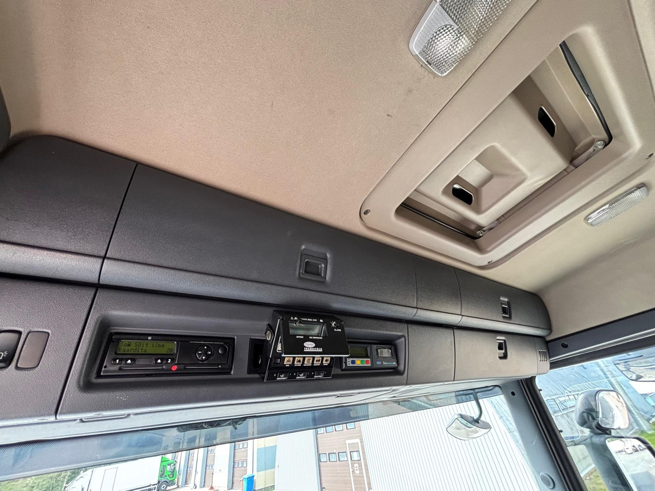Refrigerator truck SCANIA G490: picture 15