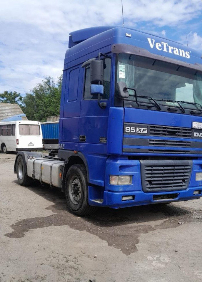 DAF XF 95.380 - Tractor unit: picture 1 DAF XF 95.380 - Tractor unit: picture 1