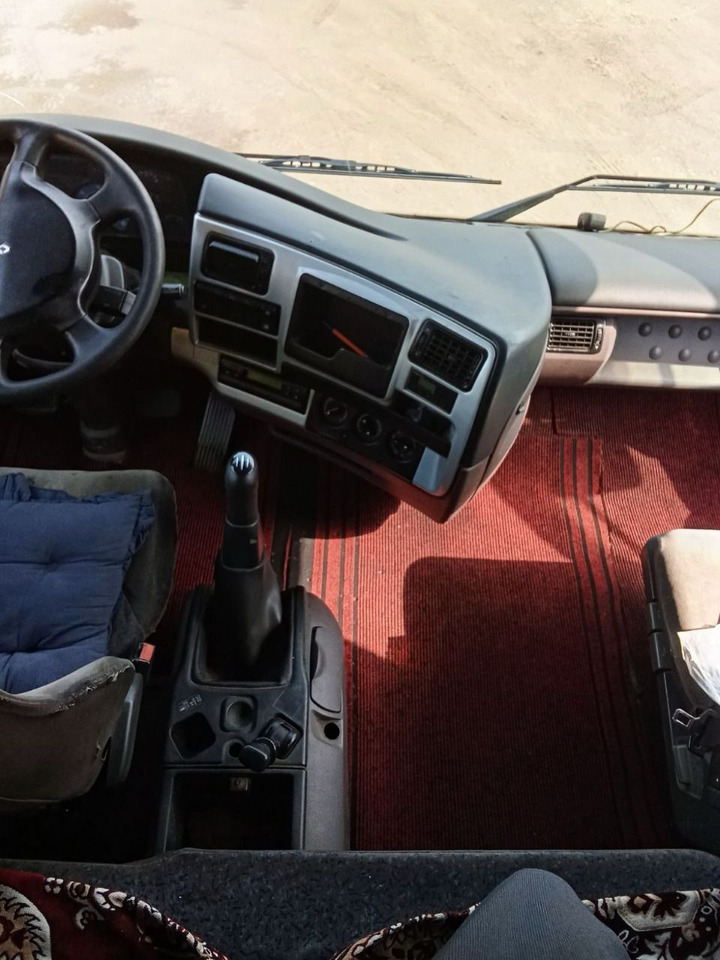 Tractor unit RENAULT Magnum 440: picture 9
