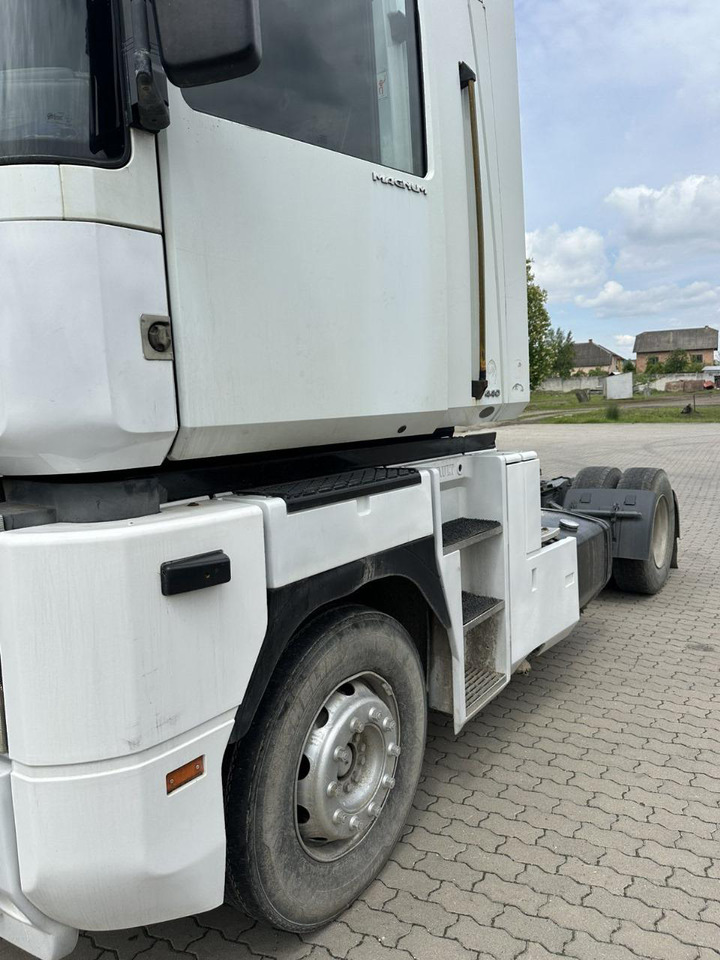 Tractor unit RENAULT Magnum 440: picture 9