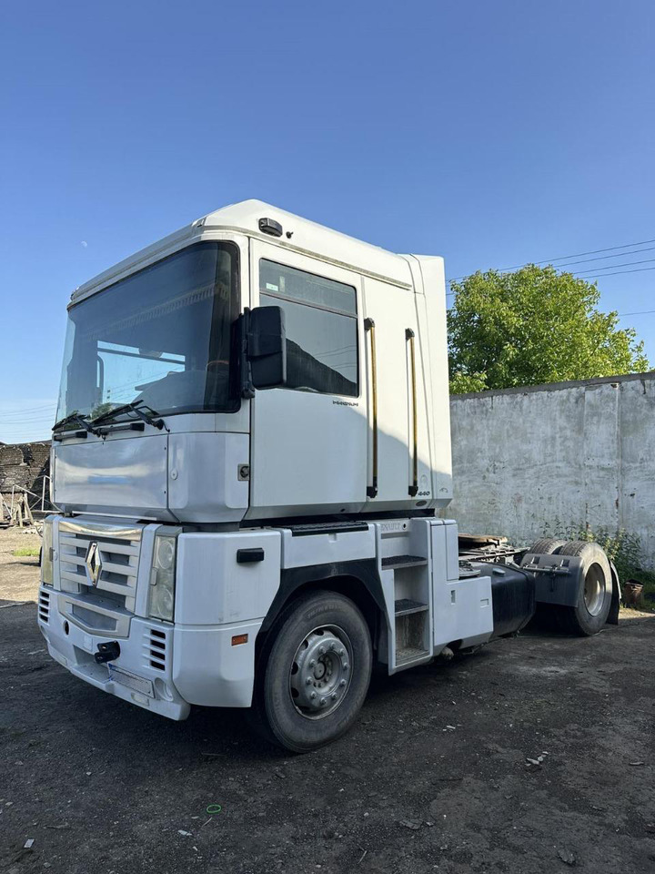 Tractor unit RENAULT Magnum 440: picture 6