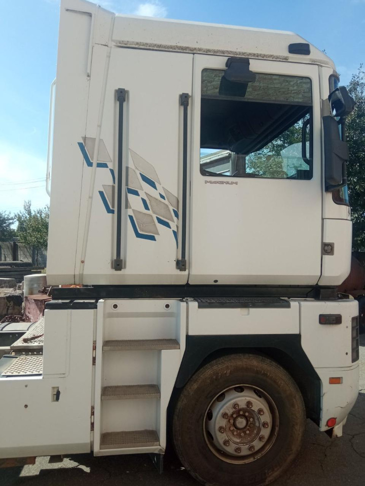Tractor unit RENAULT Magnum 440 ID1602S: picture 11