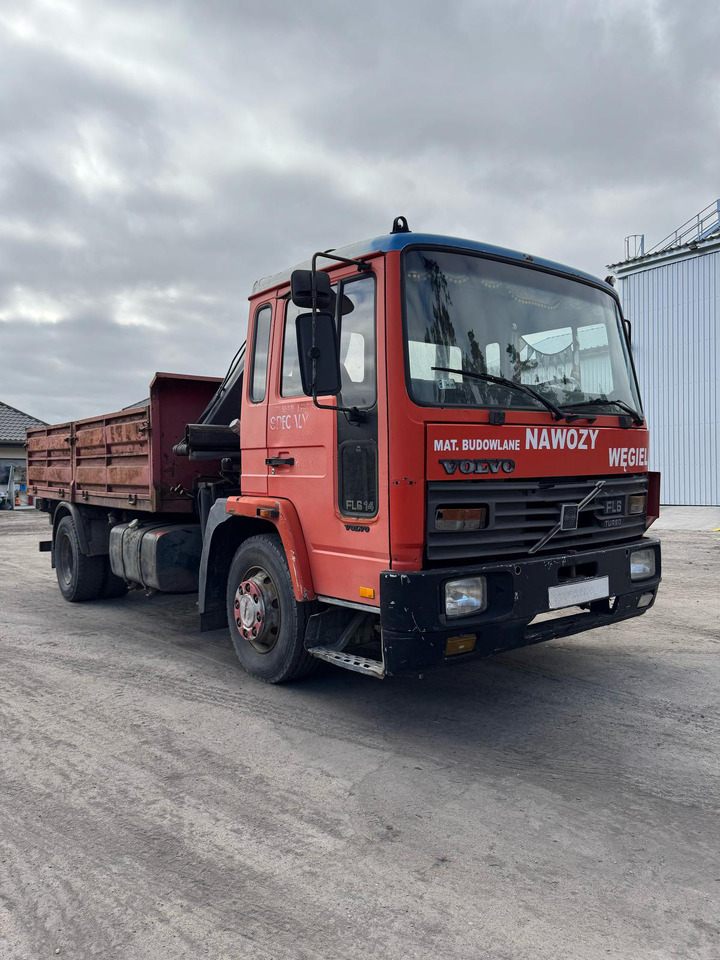 VOLVO FL614 - Tipper, Crane truck: picture 2 VOLVO FL614 - Tipper, Crane truck: picture 2