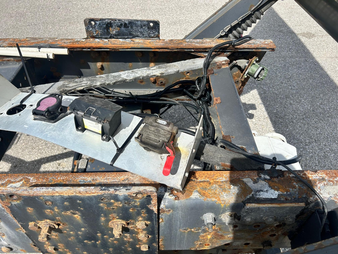 Cab chassis truck VOLVO FM500: picture 8