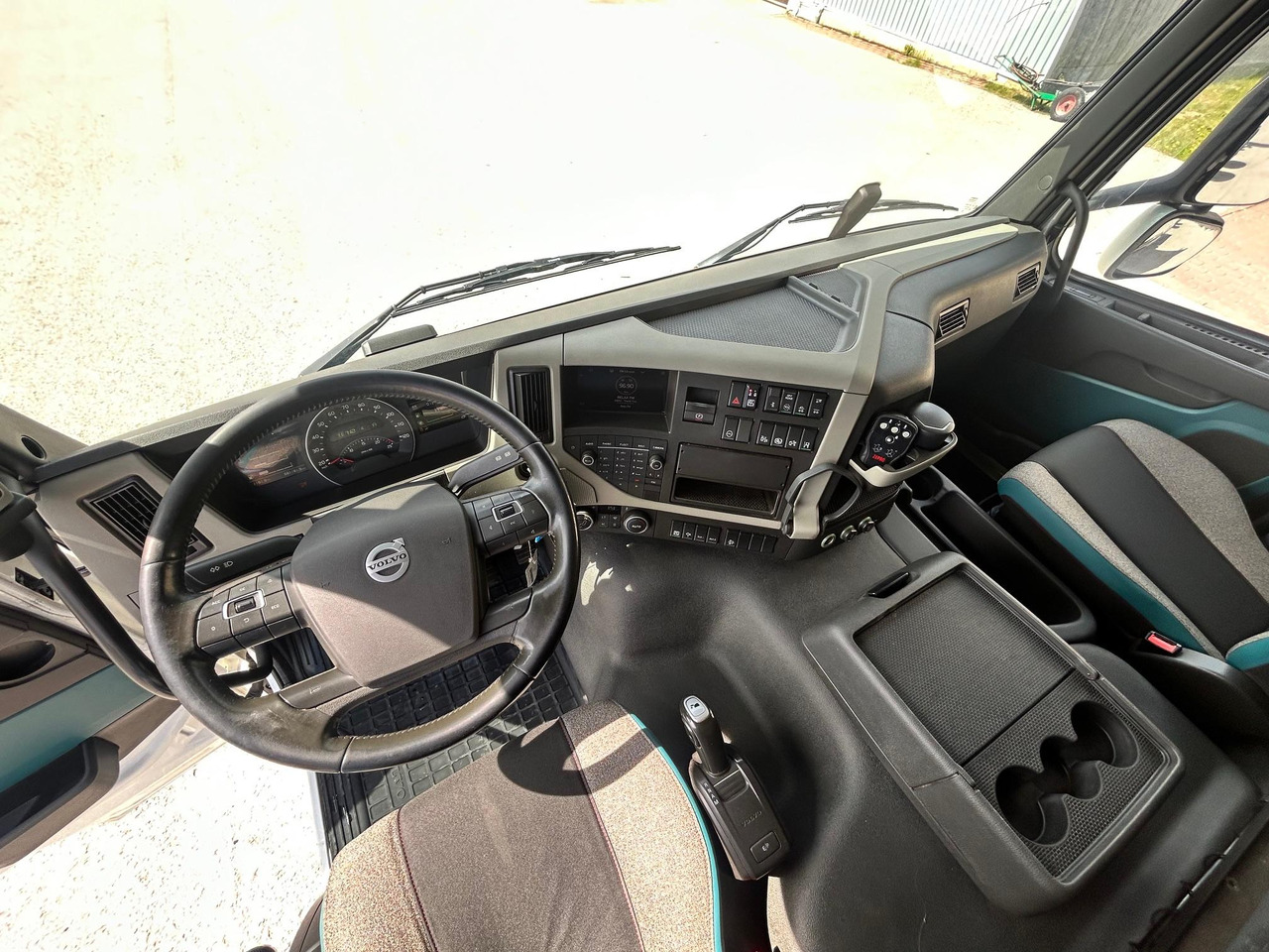 Cab chassis truck VOLVO FM500: picture 15