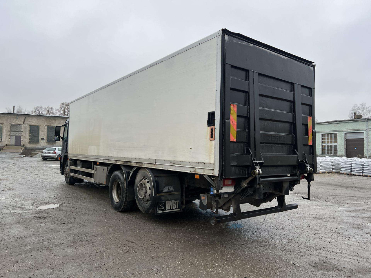 VOLVO FM9.260 - Box truck: picture 5 VOLVO FM9.260 - Box truck: picture 5