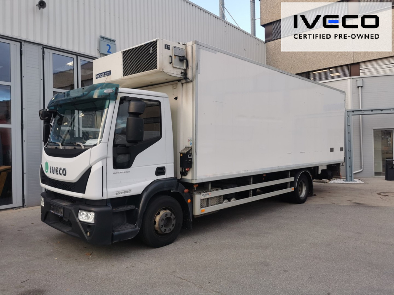 Refrigerator truck IVECO Kühlkoffer: picture 8